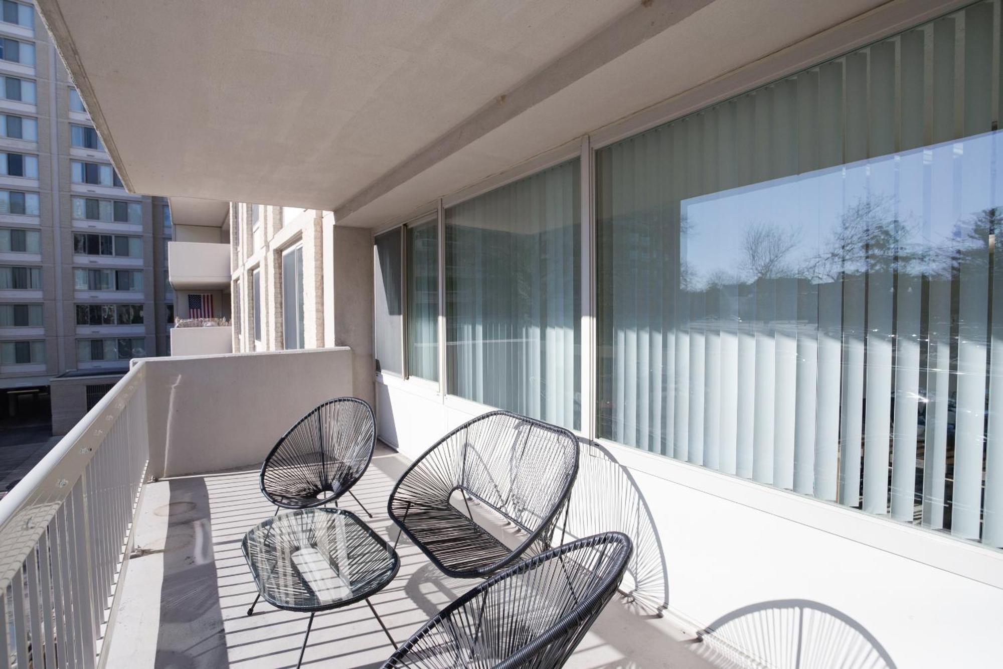 Spacious 2 Bedrooms Apt @Crystal City With Gym Άρλινγκτον Εξωτερικό φωτογραφία