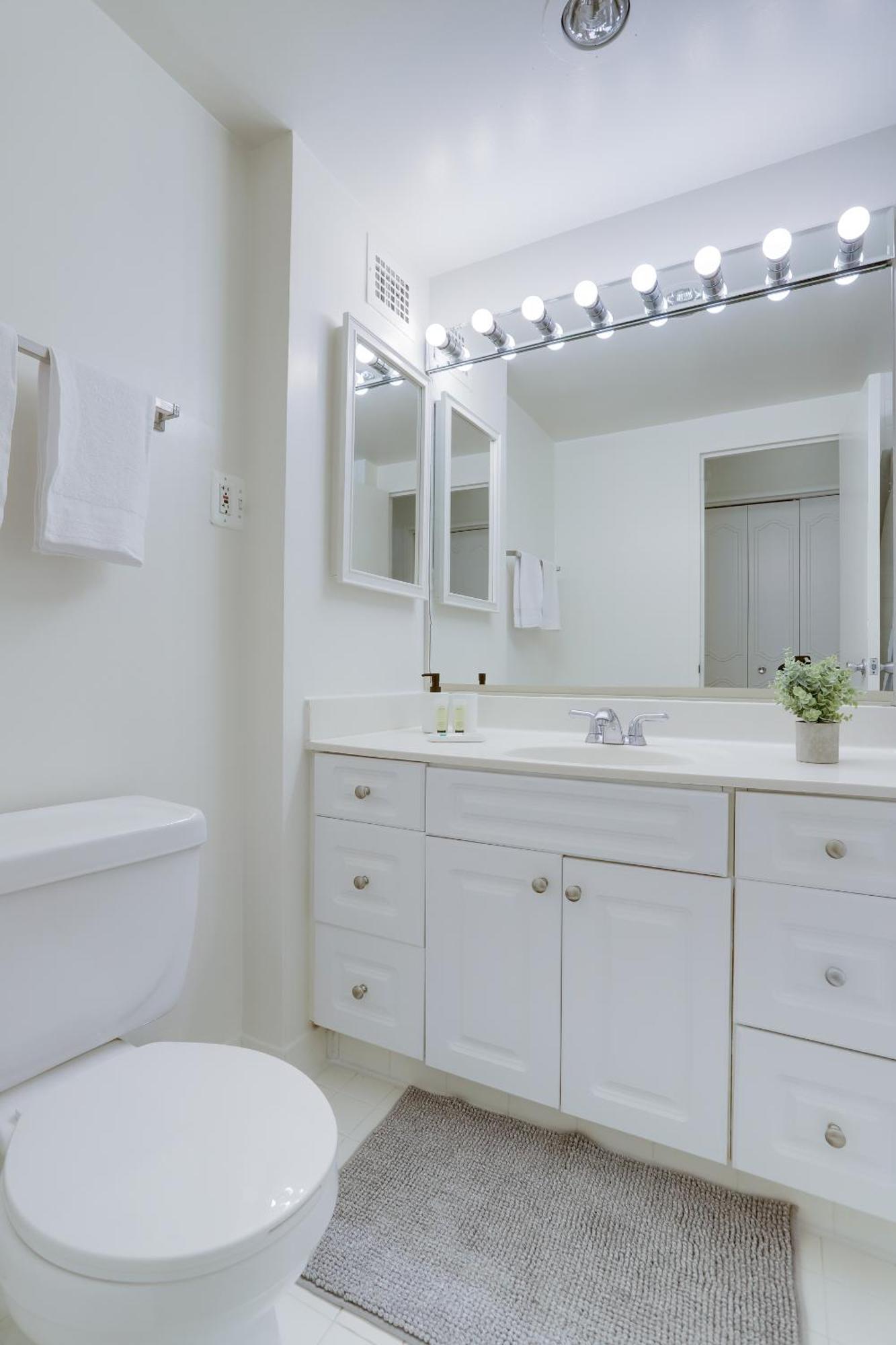 Spacious 2 Bedrooms Apt @Crystal City With Gym Άρλινγκτον Εξωτερικό φωτογραφία