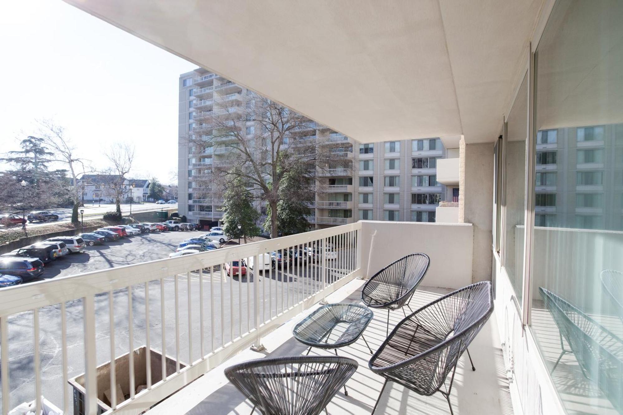 Spacious 2 Bedrooms Apt @Crystal City With Gym Άρλινγκτον Εξωτερικό φωτογραφία