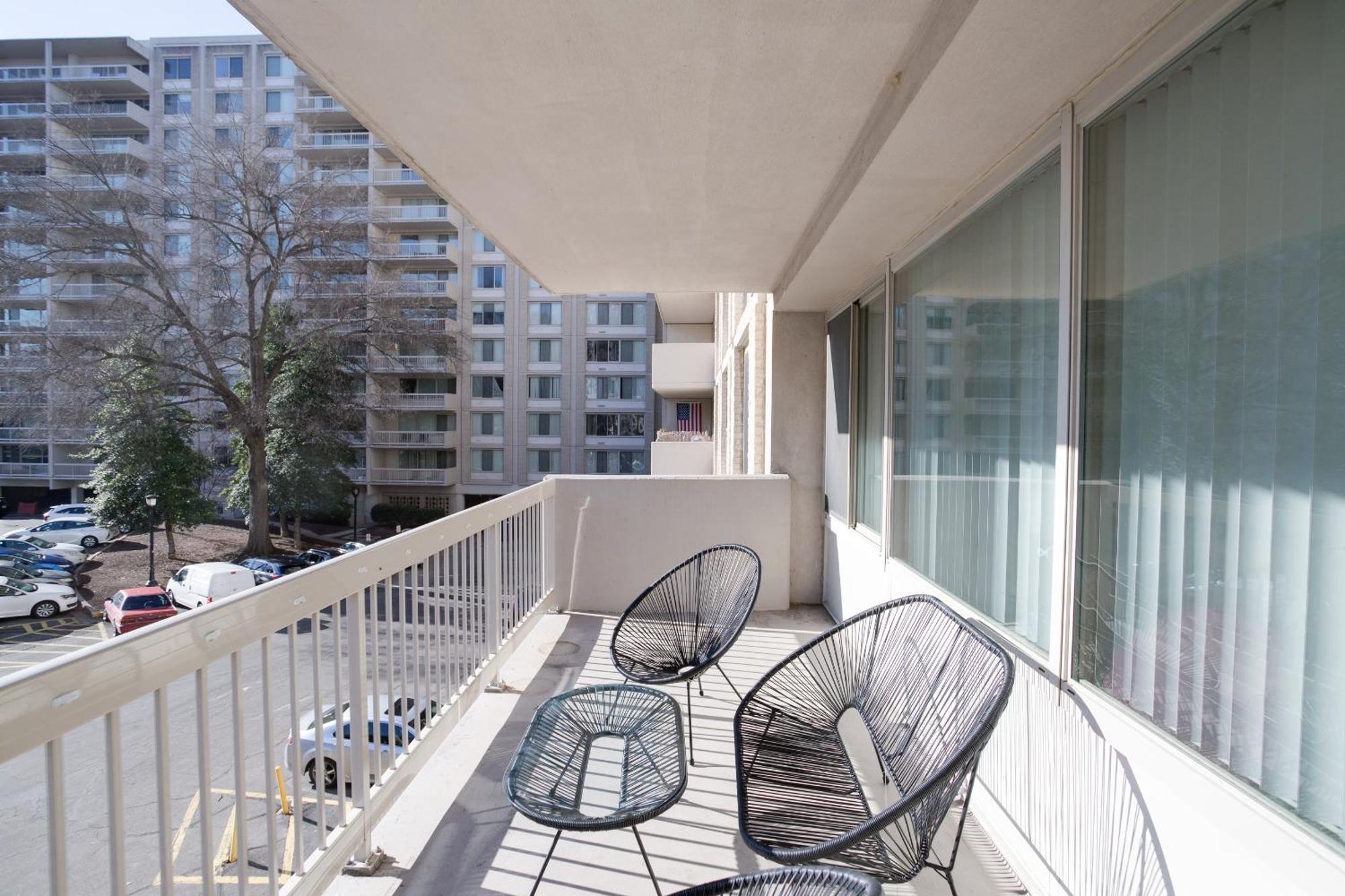 Spacious 2 Bedrooms Apt @Crystal City With Gym Άρλινγκτον Εξωτερικό φωτογραφία