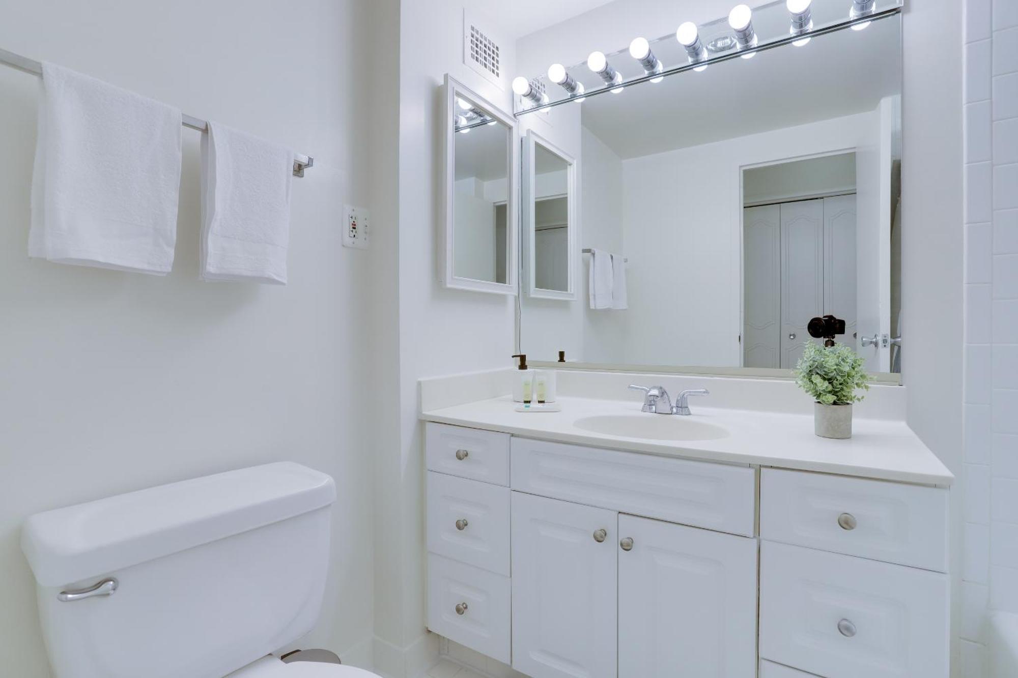Spacious 2 Bedrooms Apt @Crystal City With Gym Άρλινγκτον Εξωτερικό φωτογραφία