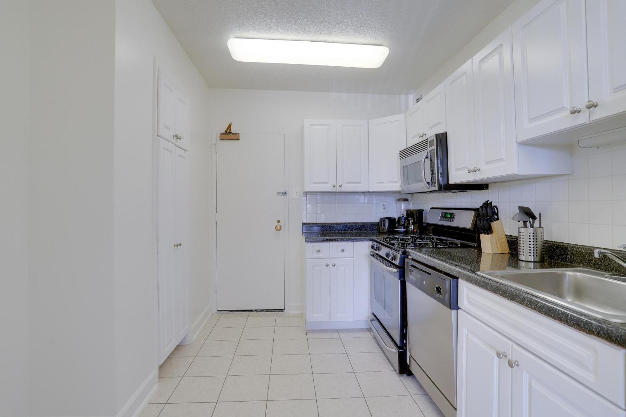 Spacious 2 Bedrooms Apt @Crystal City With Gym Άρλινγκτον Εξωτερικό φωτογραφία