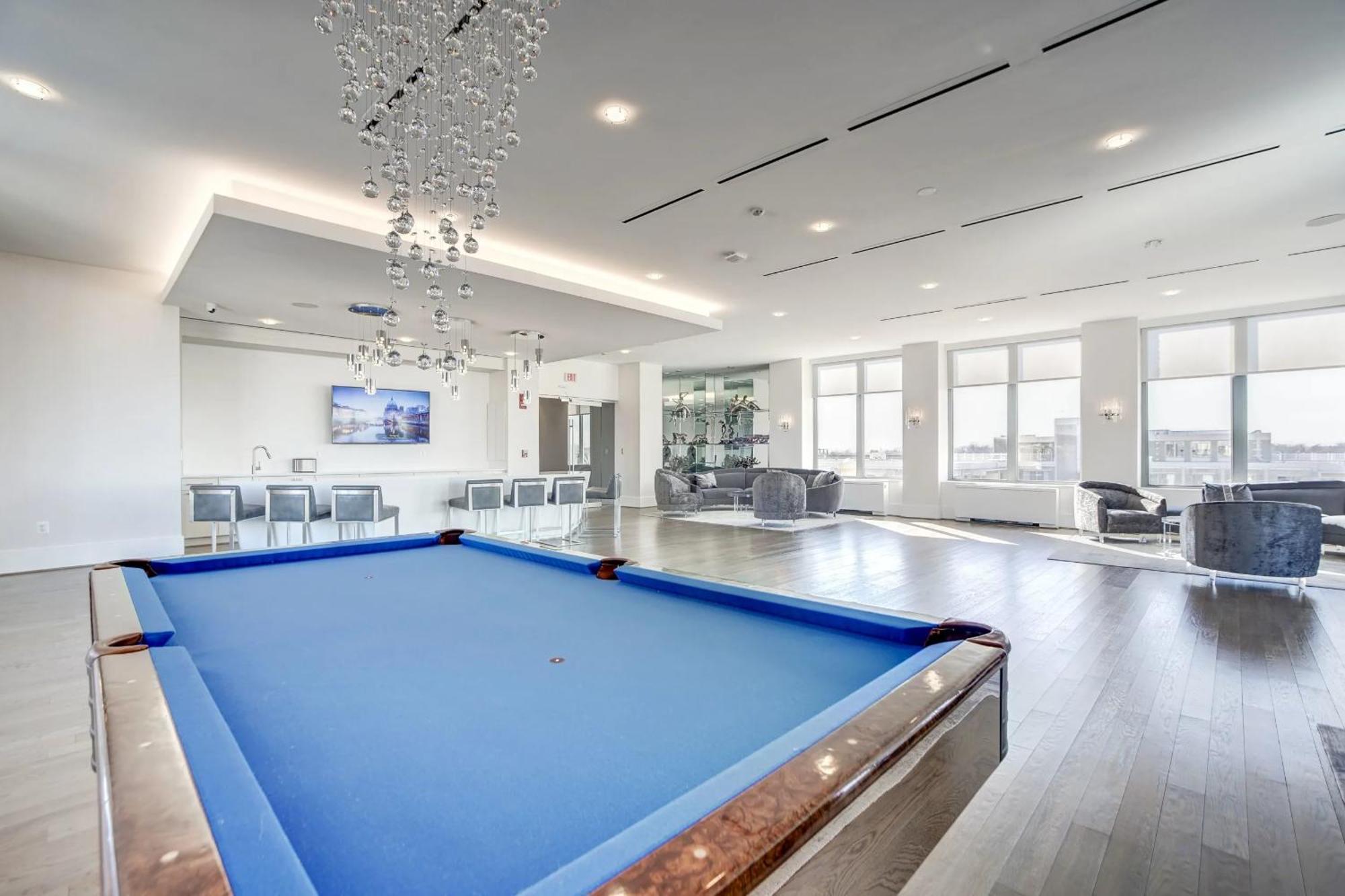 Spacious 2 Bedrooms Apt @Crystal City With Gym Άρλινγκτον Εξωτερικό φωτογραφία