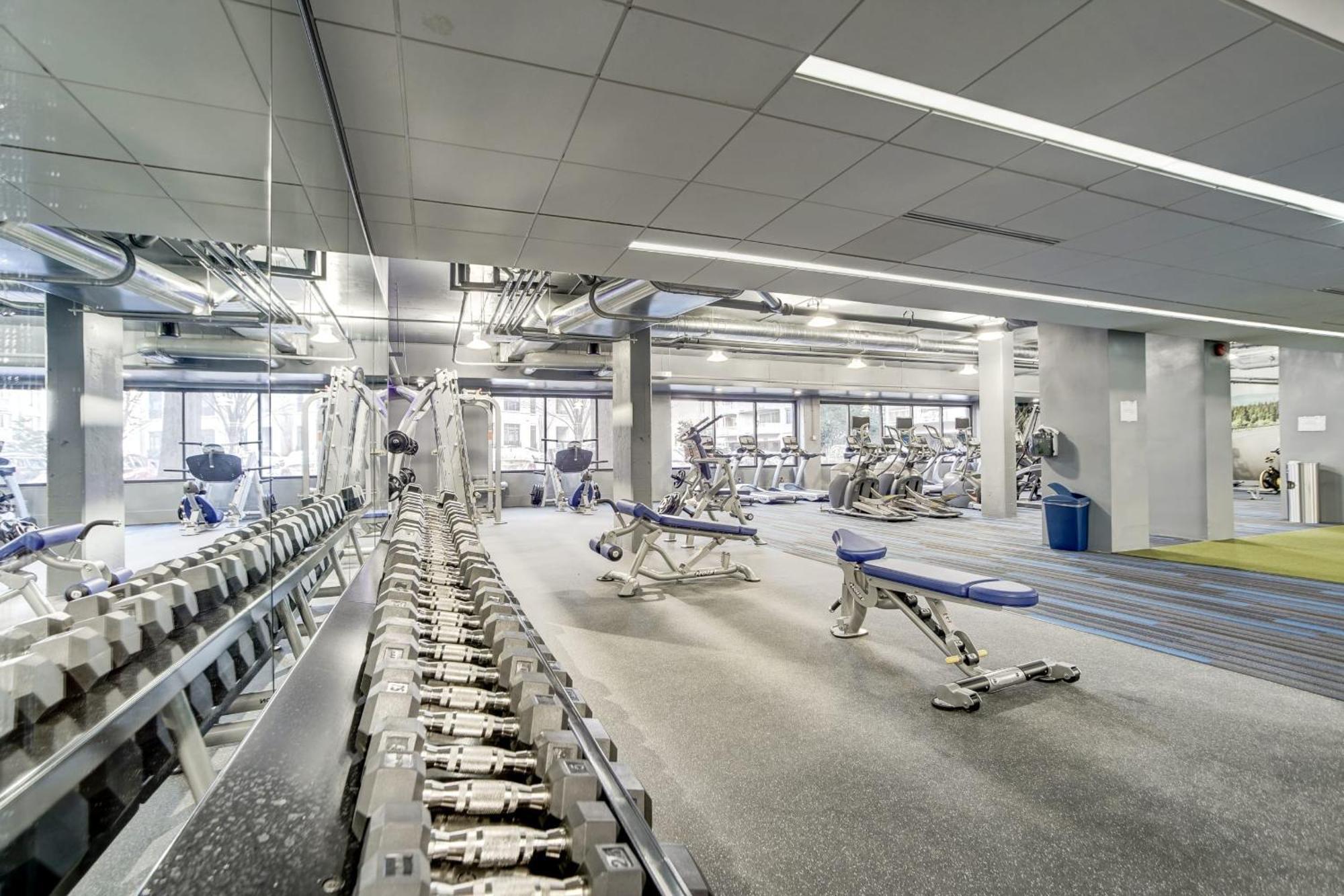 Spacious 2 Bedrooms Apt @Crystal City With Gym Άρλινγκτον Εξωτερικό φωτογραφία